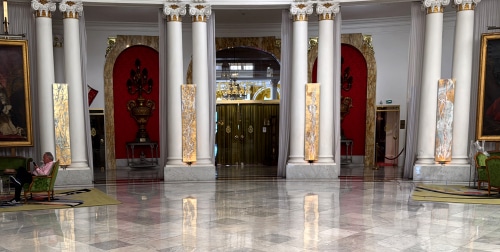 Panneaux en Or au Negresco